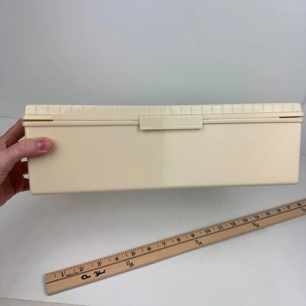 Vtg Thermos Brand plastic picnic sandwich box w hinged lid tan color replacement